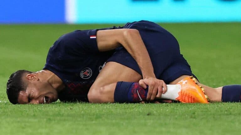 La blessure d'Achraf Hakimi inquiète le PSG avant le match contre le Bayern Munich