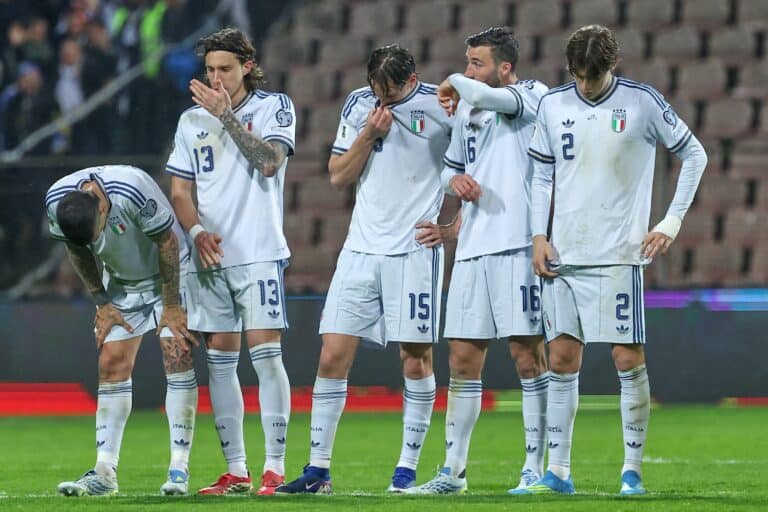 إيطاليا تغيب عن المونديال للمرة الثالثة تواليًا- أزمة تاريخية تضرب “الآتزوري”