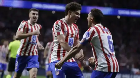 Deux penalties décident du match nul de l'Atlético de Madrid contre Arsenal dans une nuit de controverse