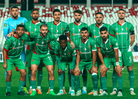 Le Mouloudia d'Algérie se rapproche de la couronne en battant l'Olympique Aqabou