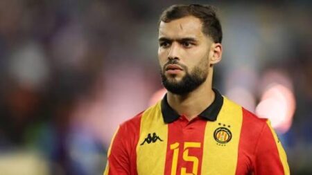 La ligue tunisienne suspend temporairement Mohamed Amine Tougay après les incidents des derbys de l'Espérance et d'Efekri