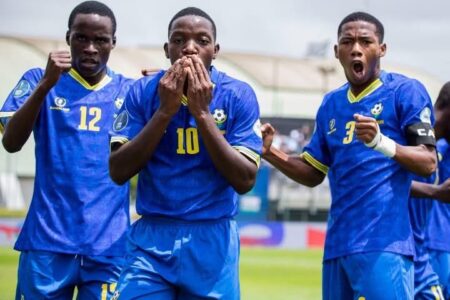 Classement des groupes de la Coupe d'Afrique U-17 après deux tours L'Algérie en tête et deux places pour la Coupe du monde en jeu