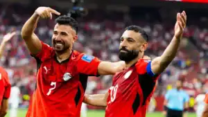 لاعبو مصر يحتفلون بأغنية شعبية بعد الفوز على نيوزيلندا
