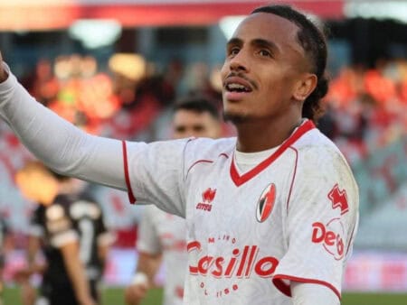 مهدي دورفال يقترب من الانتقال إلى دوري الدرجة الأولى