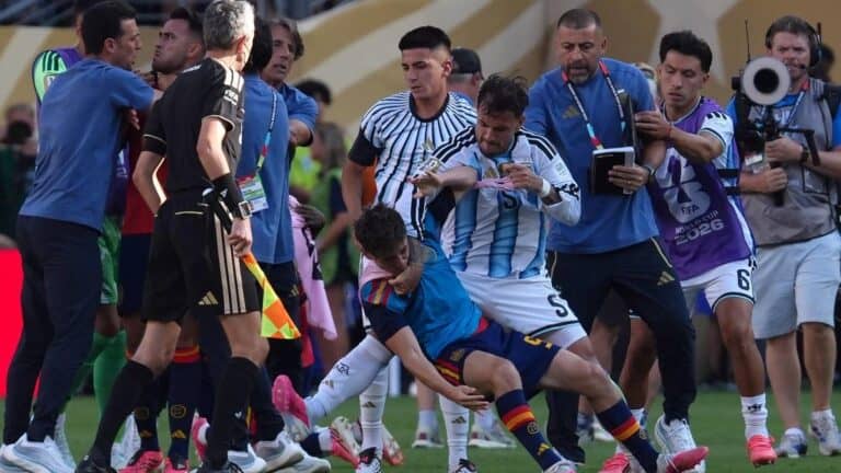 فيفا يحقق في أحداث ما بعد نهائي كأس العالم