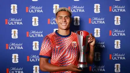 António Nosa, meilleur joueur du match opposant la Norvège à la Côte d'Ivoire