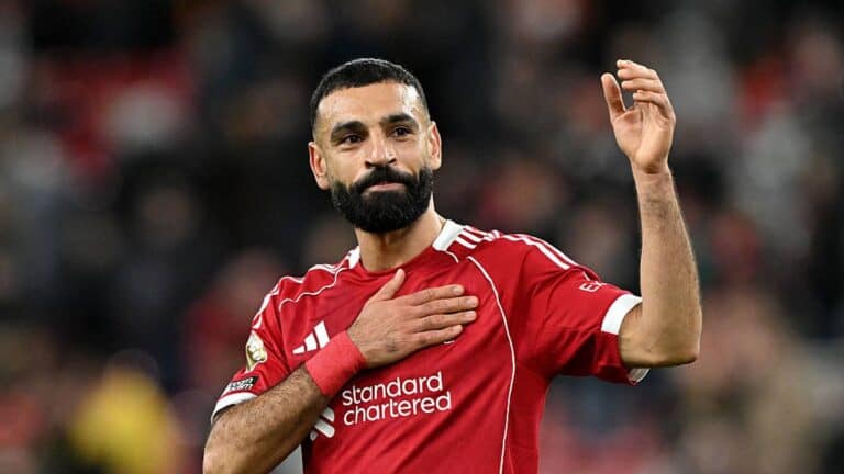 محمد صلاح يتصدر قائمة الأهلي السعودي لخلافة رياض محرز
